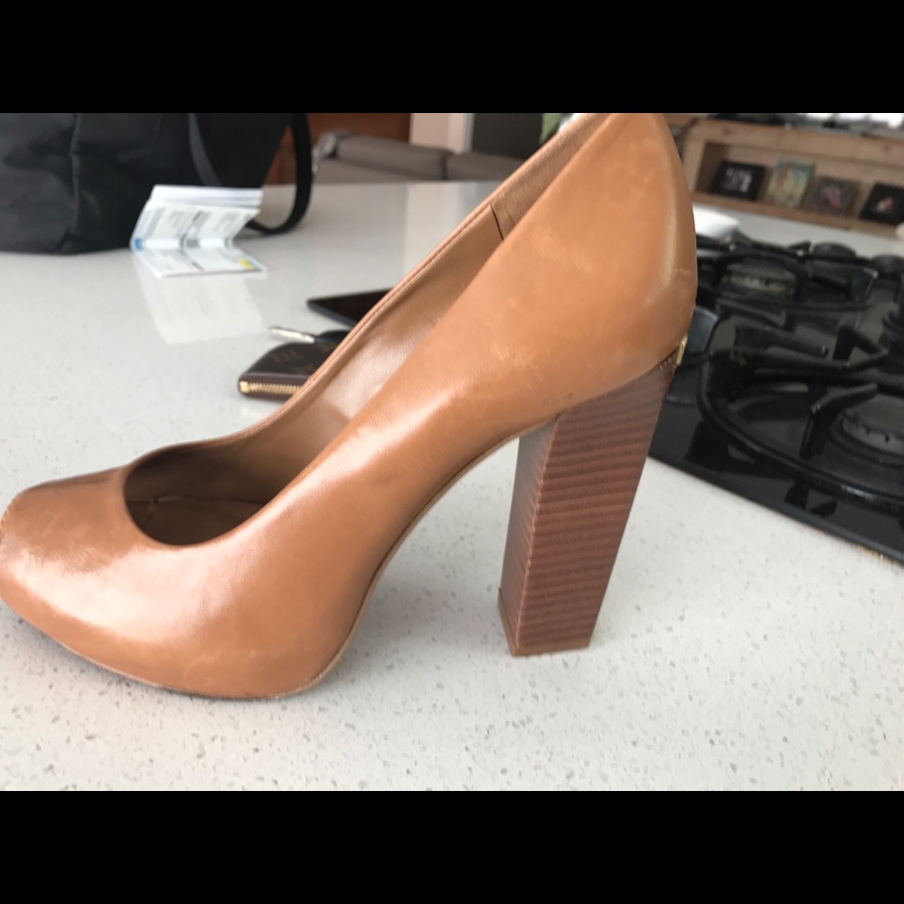 Tori Burch heel